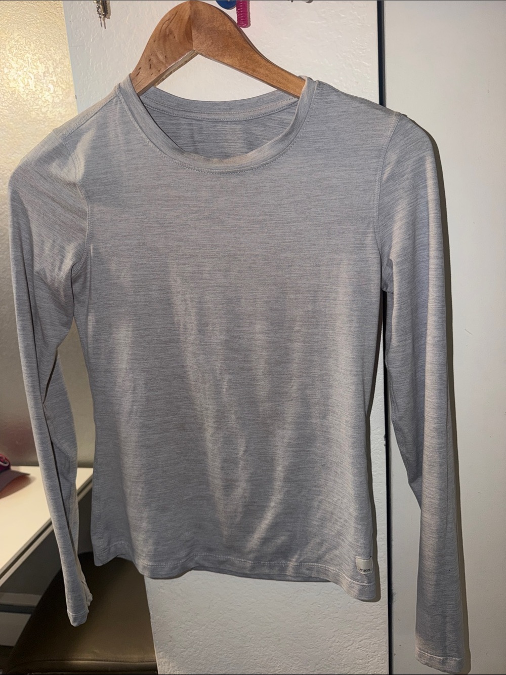 Women’s Long Sleeve Crew Neck Top - Light Gray vuori